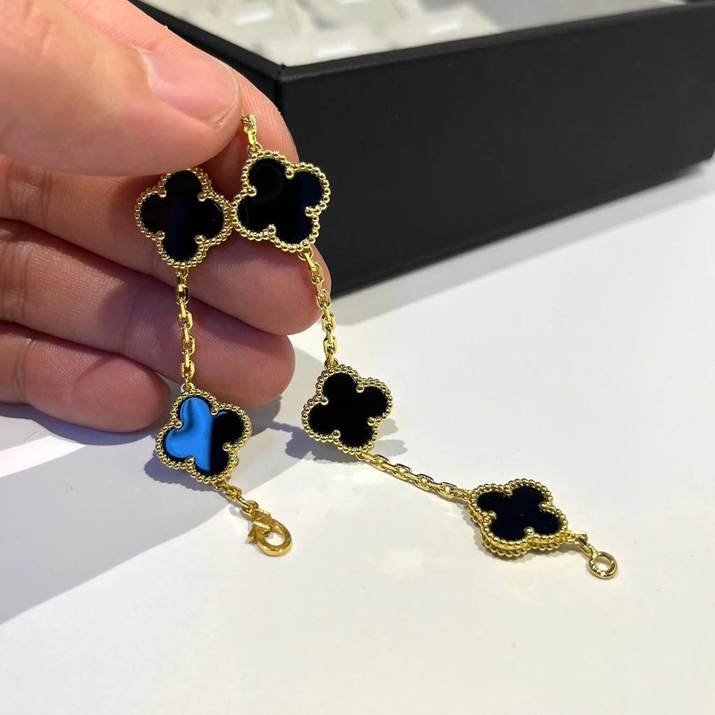 VCA CLOVER 5 MOTIF ONYXS BRACELET COLLECTION