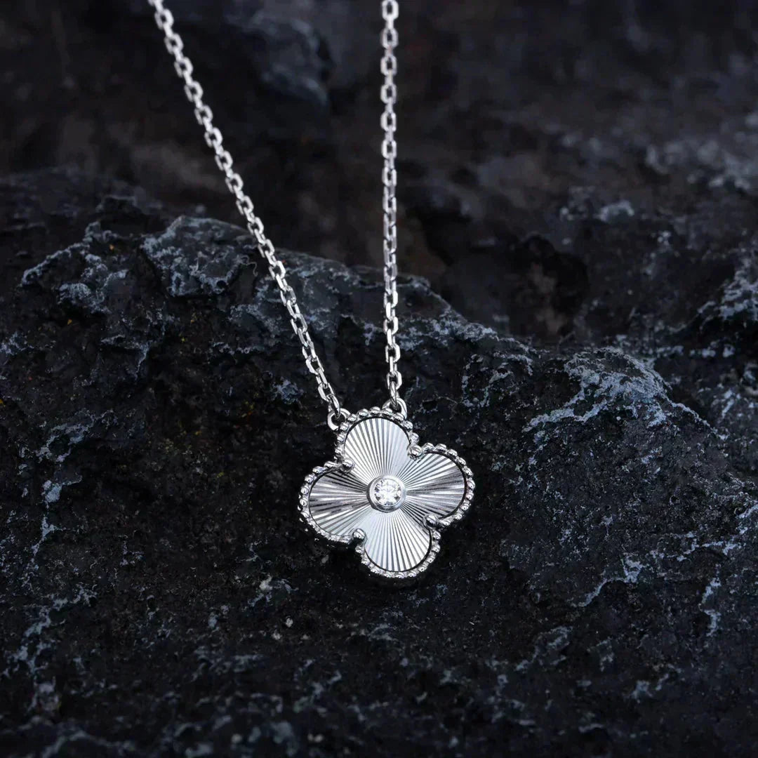 VCA CLOVER 15MM DIAMOND LASER NECKLACE SILVER