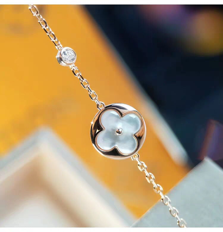 LOUIS VUITTON SUN MOP GOLD 1 DIAMOND NECKLACE