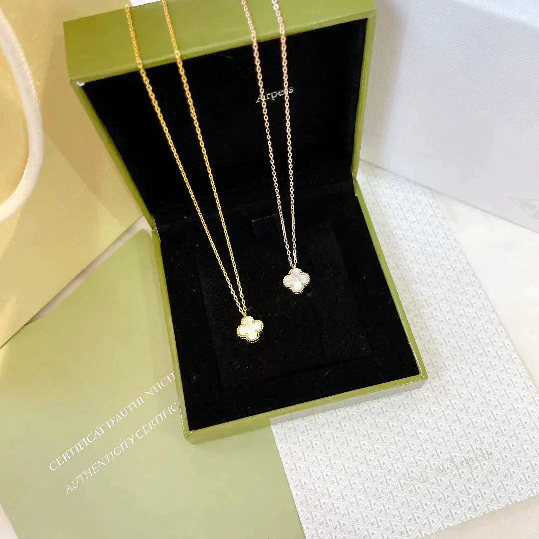 VCA CLOVER MINI 9.5MM WHITE MOTHER-OF-PEARL NECKLACE