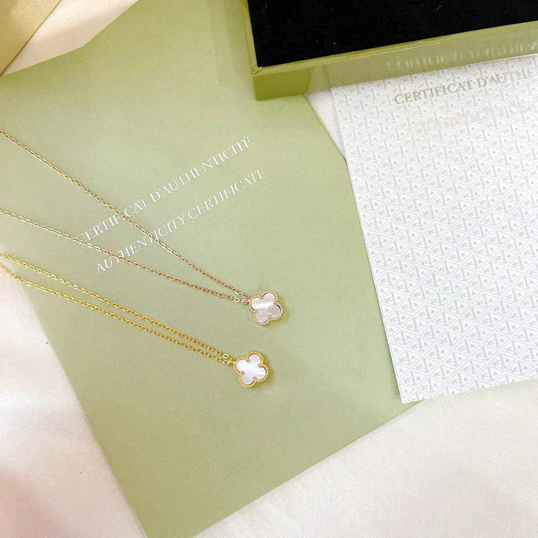 VCA CLOVER MINI 9.5MM WHITE MOTHER-OF-PEARL NECKLACE