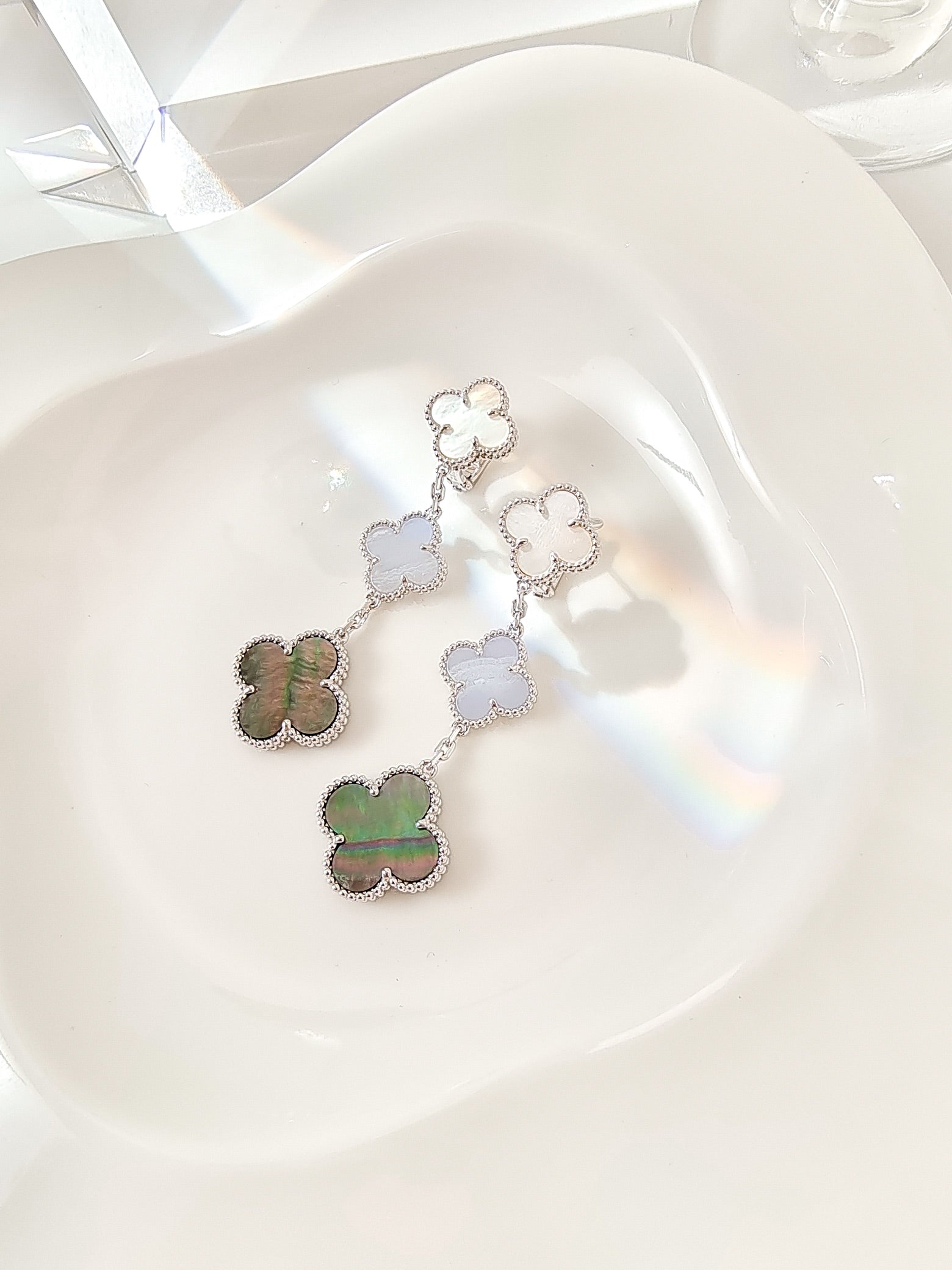 VCA CLOVER 3 MOTIFS CHALCEDONY DARK MOP SILVER EARRINGS