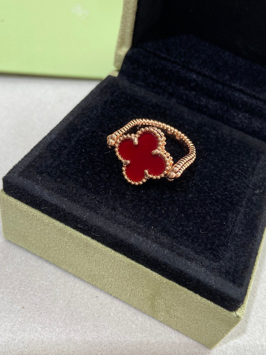 VCA CLOVER RIVERSIBLE PINK GOLD RING