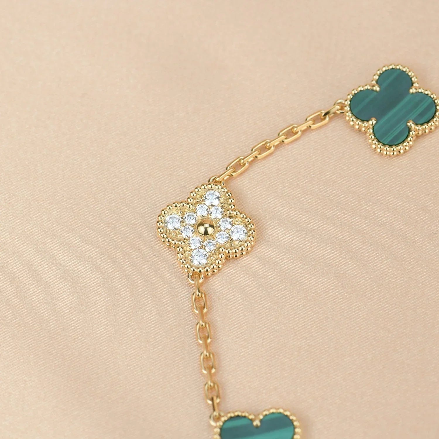 VCA CLOVER 5 MOTIF MALACHITE BRACELET COLLECTION