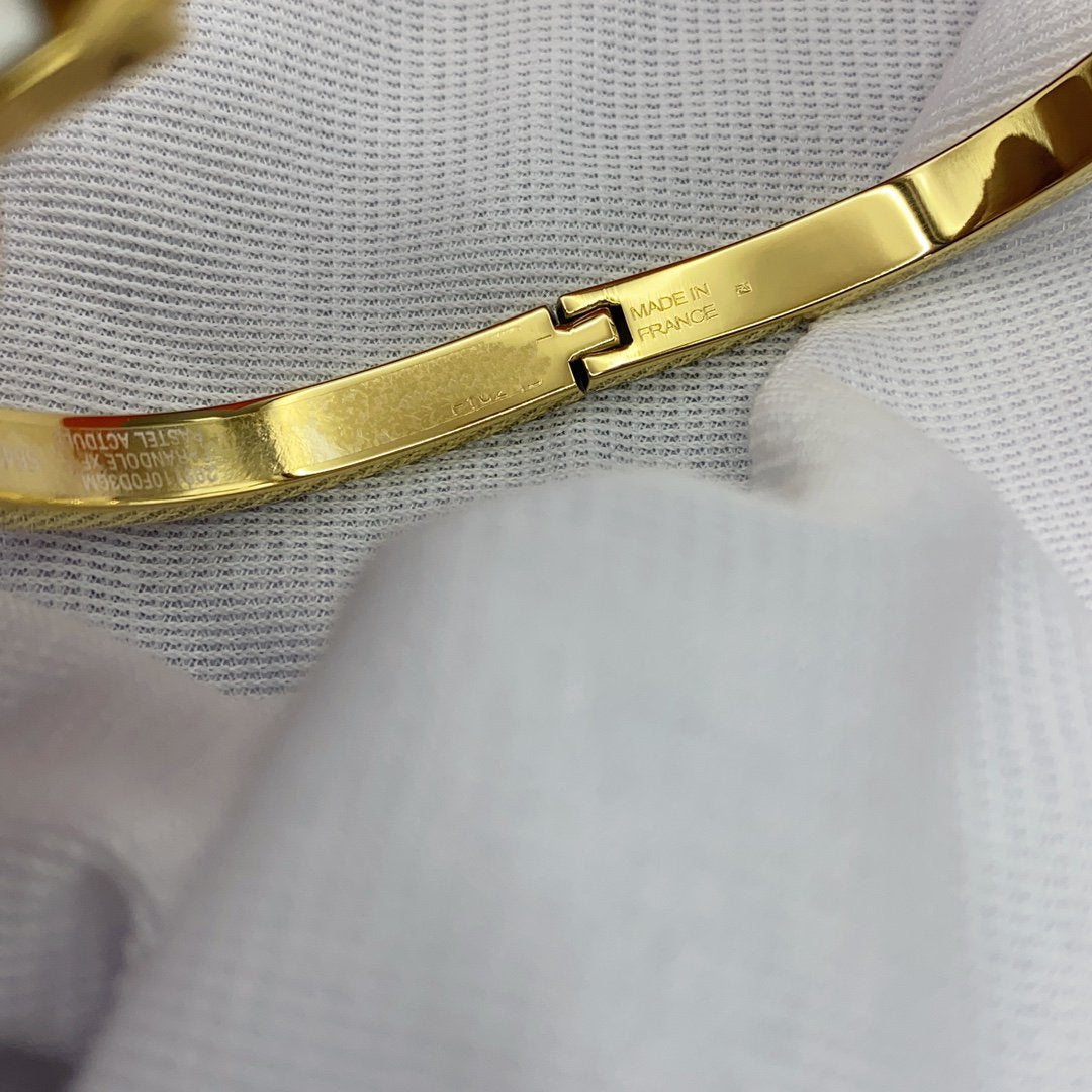 HERMES CLASSIC HM CLIC WHITE 8MM ENAMEL BRACELET