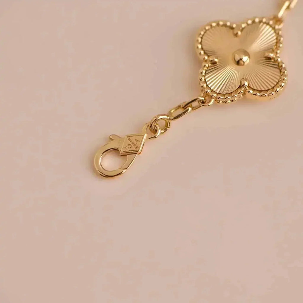 VCA CLOVER 5 MOTIF LASER BRACELET COLLECTION