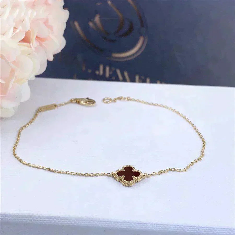 VCA CLOVER CARNELIAN SINGLE FLOWER BRACELET