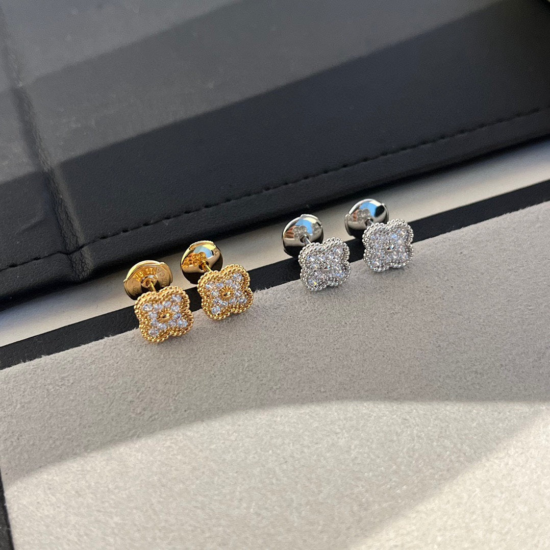 VCA CLOVER MINI DIAMOND STUD EARRINGS
